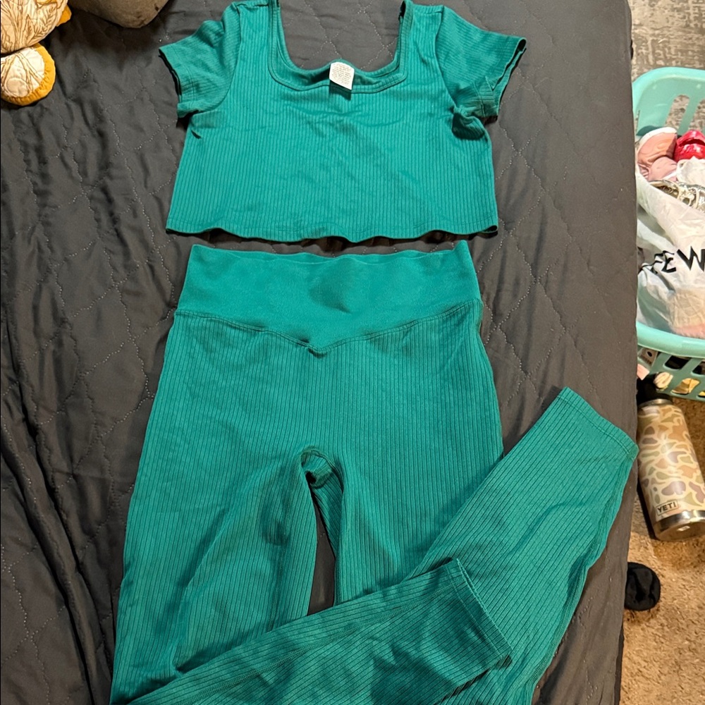 PINK Victoria’s Secret Green Ribbed Crop Top and Leggings Set